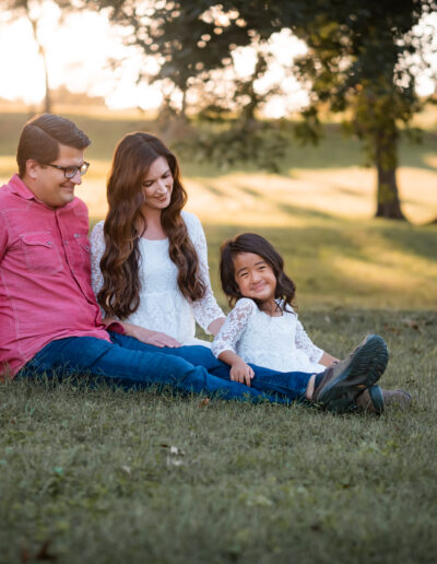 Smithfields best family portrait, lifestyle and wedding photographer. Senior portraits and family portraits and wedding portraits, we do quality portraits you can afford! family portraits at windsor castle park, Smithfield VA